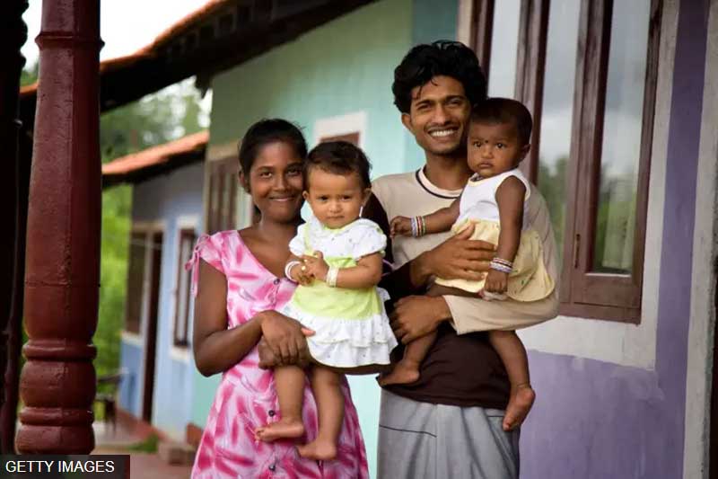 ශ්රී ලංකා ස්ත්රී ජනගහනය 757,112කින් ඉහළට: නව සංගණන දත්ත අනුව ජනගහන අනුපාත වෙනස් වී ඇත්තේ මෙහෙමයි