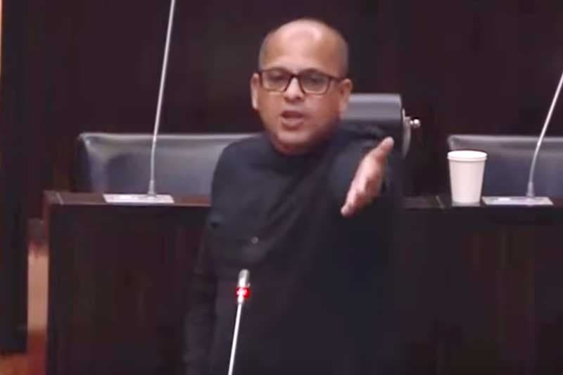 පාර්ලිමේන්තුව ගිනි තියන්න ඕන කියපු අය මරන්න කියල අපි නම් කියන්නෙ නෑ - එස්. එම්. මරික්කාර්