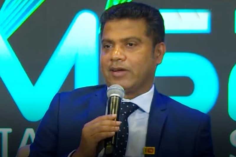 ඇමති නලින්ද, මාධ්යවේදීන්ට 'බෝලය පාස් කරයි' !