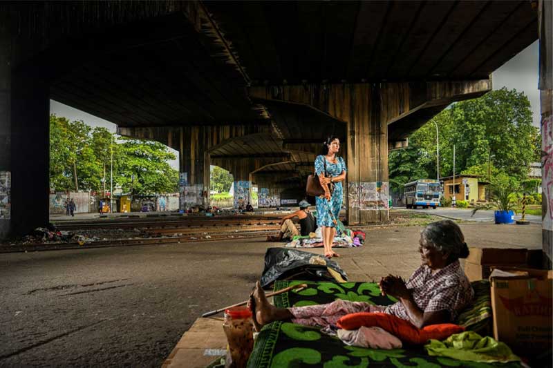 අභිසාරි ඡායාරූප ප්රදර්ශනය : කොළඹ විශ්ව විද්යාලය ඉදිරිපිට