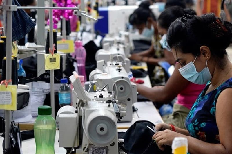 ලංකාවේ ඇඟලුම් අපනයනය අර්බුදයක: 2026 මුල් මාස 4 තුළ 7.47%ක පසුබෑමක්