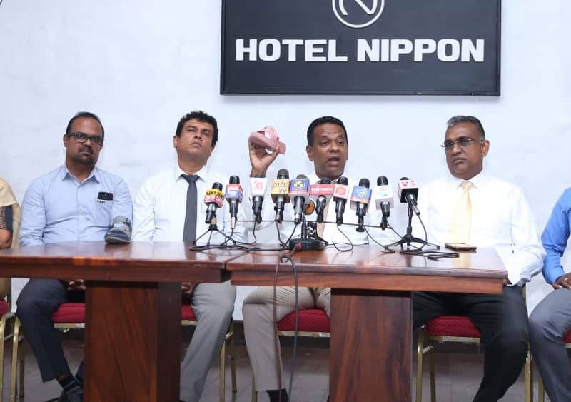 අනීතිකව මෙරටට පාවහන් ගෙන්වීම වහාම නතර කරන්නැයි රජයට බලපෑම්