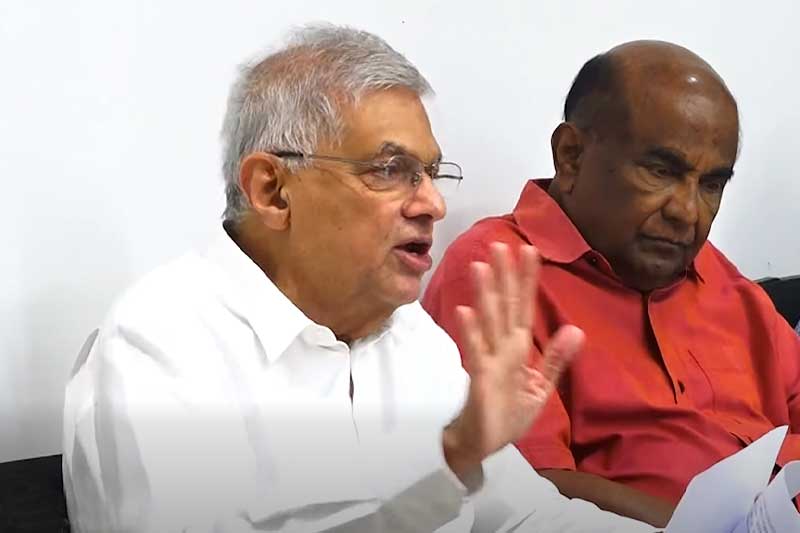 පැලවත්තට පවරාගෙන ඇති බලය පාර්ලිමේන්තුවට දෙන්න - රනිල් කියයි