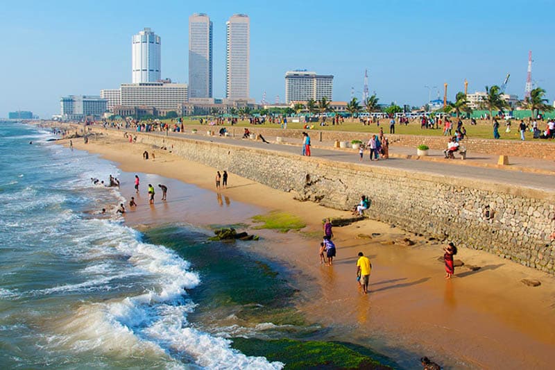 ගෝල්ෆේස් - (E.R. ගිනිගේ)
