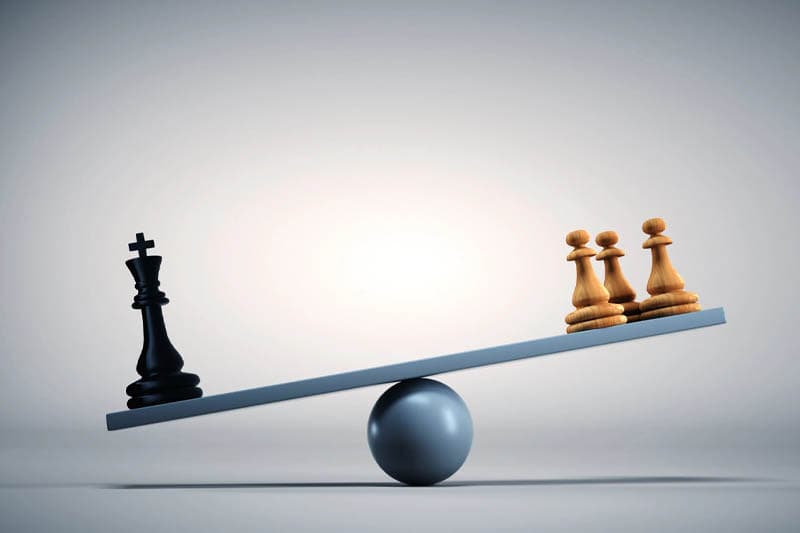 ලන්සලා කවු ද - රනිල්ලා කවු ද : (එරන්ද ගිනිගේ)