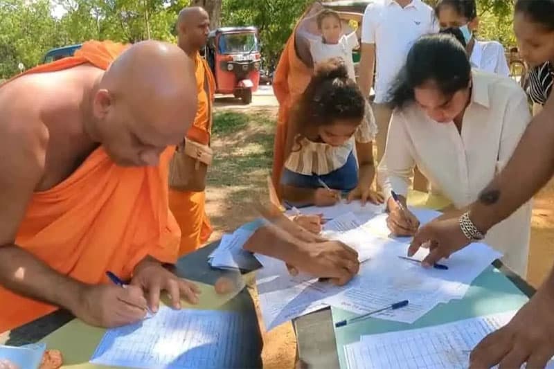 ඥානසාර හිමිට ජනපති සමාව ඉල්ලා මිහින්තලයෙන් දැවැන්ත පෙත්සමක්