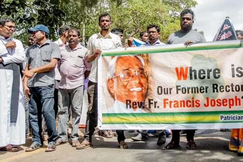 ඔව්හු කුරුස ගසේ තබා ඇන ගැසුහ ! - මරා දැමුණු හා අතුරුදහන් කළ ක්රිස්තියානි පියවරුන්ගේ කථාව