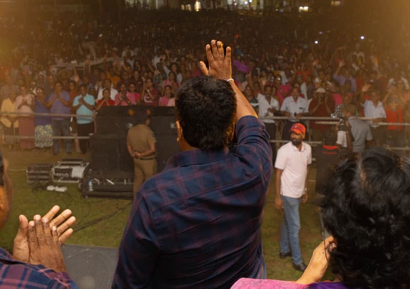 පැරණි වම සහ දකුණ විසින් හඳුනා නොගත් අලුත් වම.. - (සුනිල් ගාමිණි)