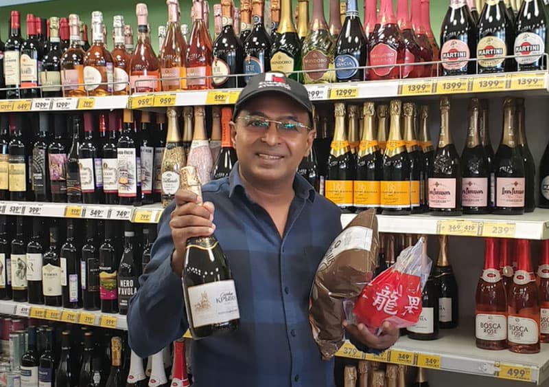 රුසියාවේ කම්කරුවෙකුගෙ අවම දිනක වැටුප රු.10,000ක් - කුකුල් මස් කිලෝවක් රු. 600 - (වීඩියෝ)