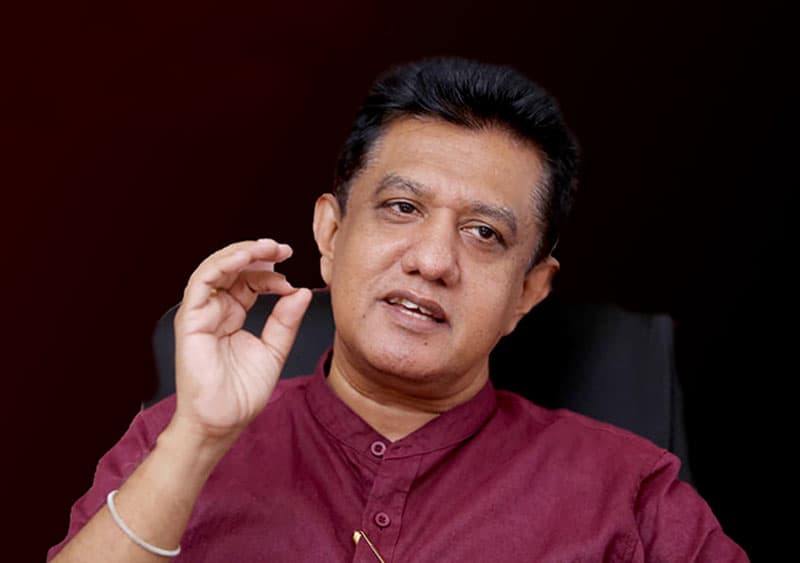 චරිත නොකියා කියන ඉන්ජින් බාස් කවුද ?