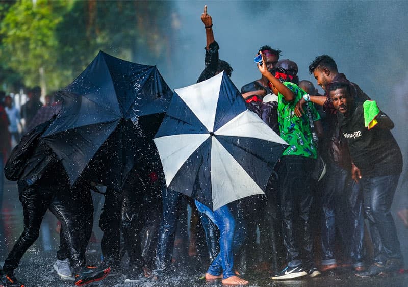 ලාංකීය ලිබරල්වාදයේ අර්බුදය සහ සිස්ටම් චේන්ජ් - (සුමිත් චාමින්ද)