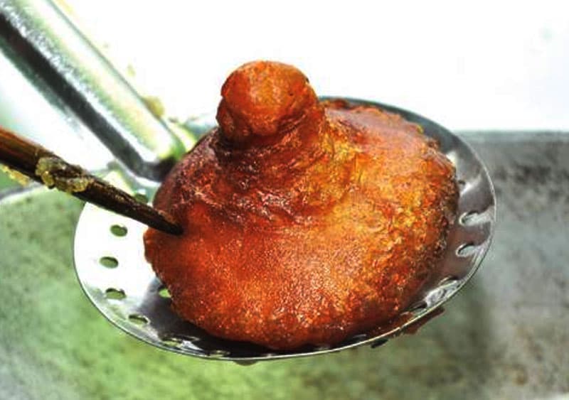 අවුරුද්දට නැතිව ම බැරි කොණ්ඩ කැවුමේ කතාව