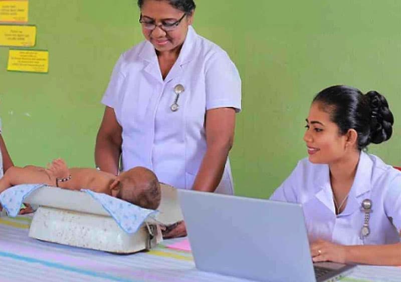 පවුල් සෞඛ්ය නිලධාරිණියන් ඩිජිටල් තාක්ෂණයෙන් සන්නද්ධ කළ යුතුයි ! - (අවන්ති ලිවේරා)