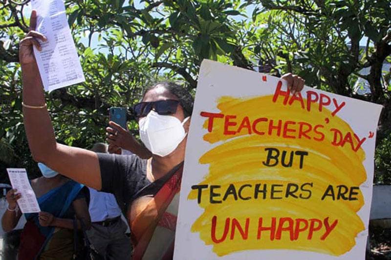 'තුනෙන් දෙක' ලැබුණට වෘත්තීය ගුරුවරයෙක් වෙන්නෙ නැහැ - (කුසල් පෙරේරා)