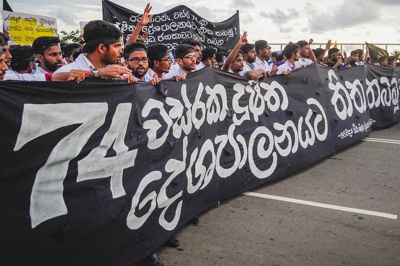 'යන්නේ කොහෙද - දන්නේ මොනවද' නොදන්නා උද්දච්ච ගැටයෝ - (කුසල් පෙරේරා)