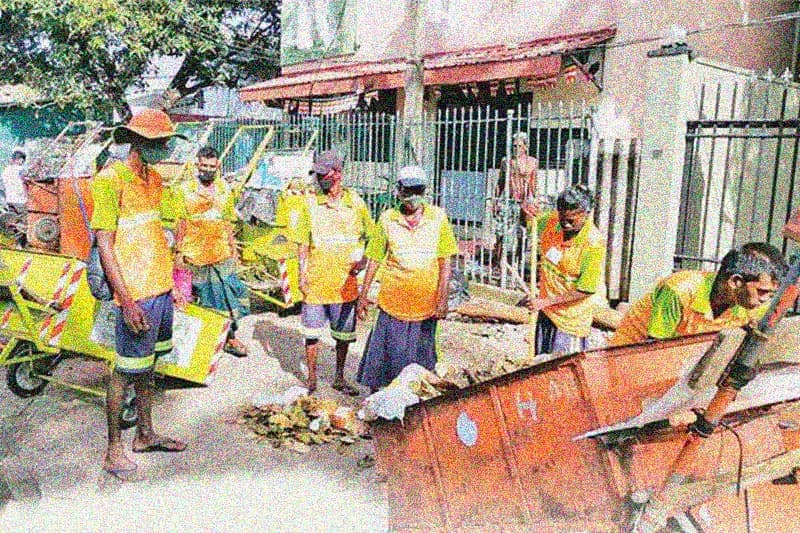 රටම පිරිසිදු කරන කම්කරුවන් ගැන ‘ලොක්කන් සංවේදී නෑ’