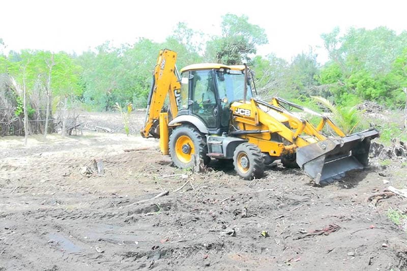 සමුහ මිනීවළක් ඇතැයි සැක නැගෙනහිර භූමියක තුන්දින ස්කෑන් පරීක්ෂාවක්