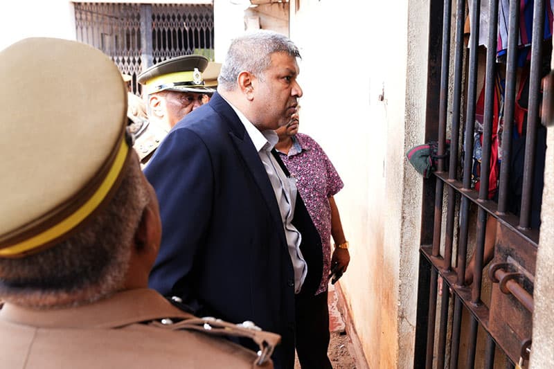 මරණ දඬුවම සහ ජීවිතාන්ත සිරකරුවන්ට පොදු සමාව දීමේ නිර්දේශ කැබිනට්ටුවට