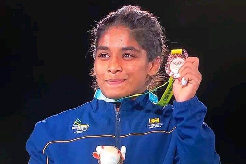 මල්ලවපොර නිලධාරීන් මර නින්දේ !- නෙත්මි අහිංසාගේ ඔලිම්පික් සිහින බොඳ වෙයි?