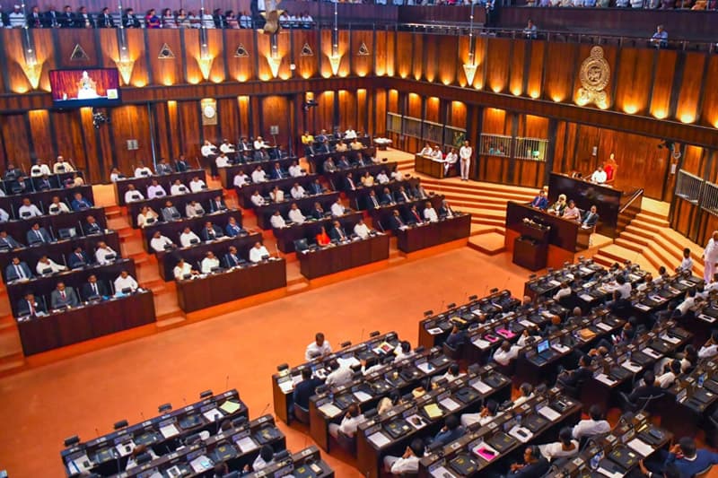 මැතිසබේ සිද්ධීන් සමීපව නිරීක්ෂණය කරනවා - පොදු රාජ්ය සංගමයෙන් කතානායකට ලිපියක්