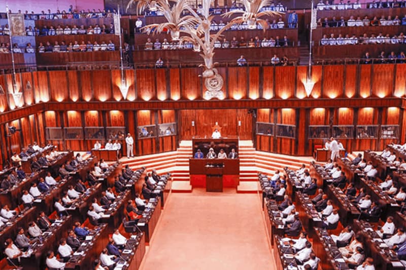 'ප්රජාතන්ත්රවාදයට මරු පහරක්' ලෙස විපක්ෂය හඳුන්වන නව දේශීය ආදායම් පනත් කෙටුම්පත අද පාර්ලිමේන්තුවට