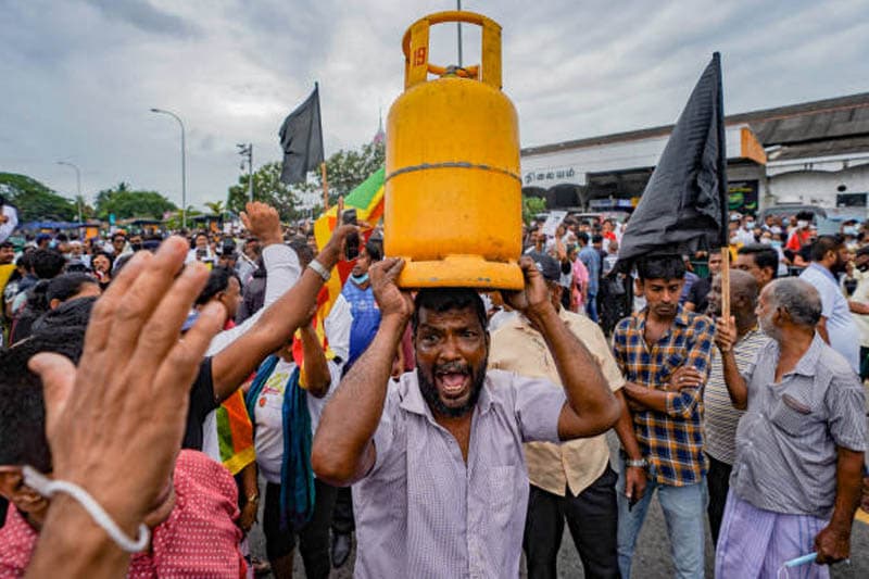 අර්බූදය තේරුම් ගත්තා ද? - (පිලිප් ශාන්ත)
