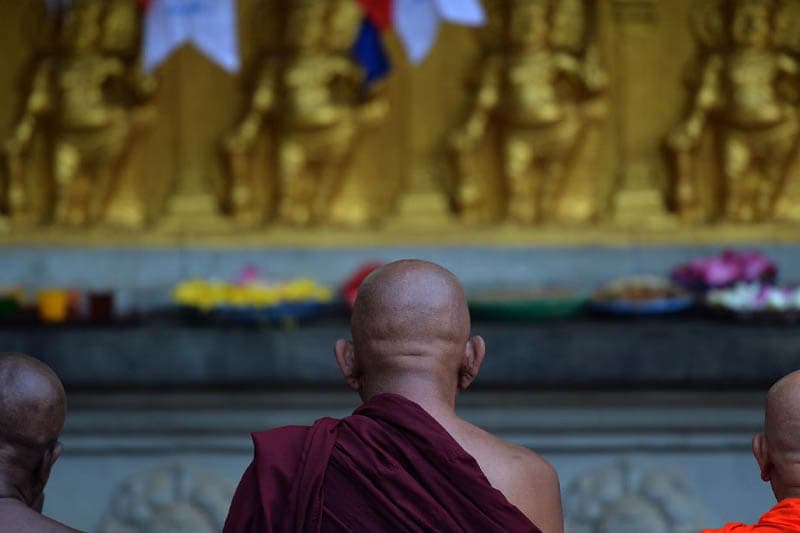 මහ සඟ රුවනට අනිසි මඩ ප්රහාර වැදීම වළකන භික්ෂු එකමුතුවක් – ආචාර්ය ප්රණීත් අභයසුන්දර