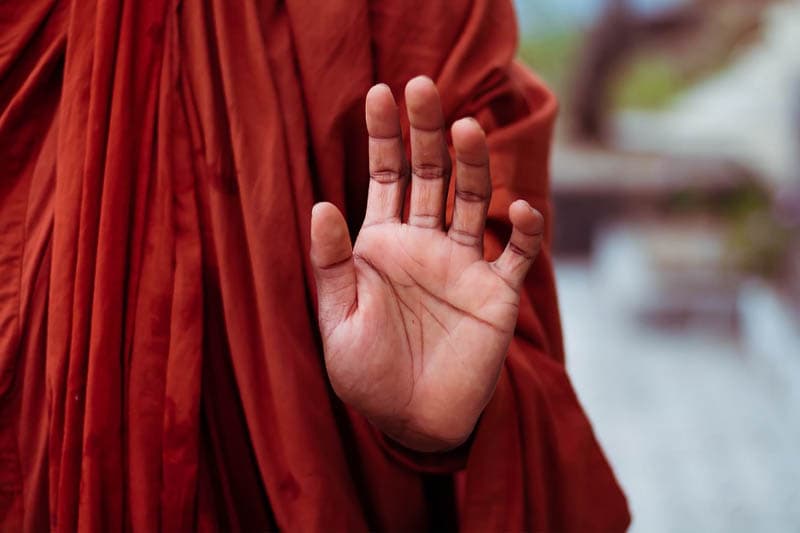 වත්මනේ දක්නට ලැබෙන බුදුවරුන්, රහතුන්, බෝසතුන් මානසික රෝගීන්ම ද? – (විශේෂඥ මනෝ වෛද්ය රනිල් අබේසිංහ)