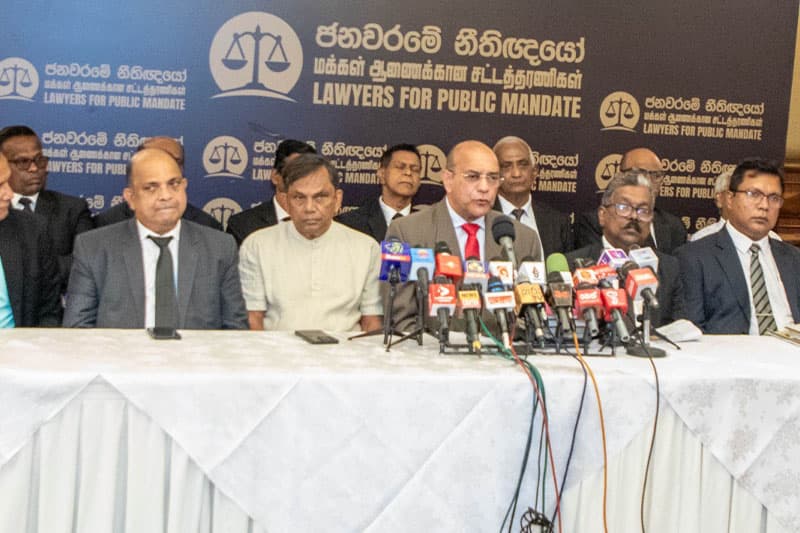 අගවිනිසුරු ඉලක්ක කරමින් එල්ලවන ප්රහාර හෙළා දකී: ජනවරමේ නීතිඥයෝ කරුණු දක්වති