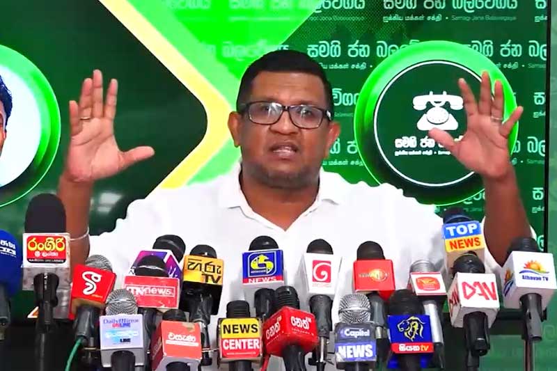 කුමාරවරු හදන්න සජබේ අපි කඩේ යන්නේ නැහැ - මහේෂ් සේනානායක (වීඩියෝ)