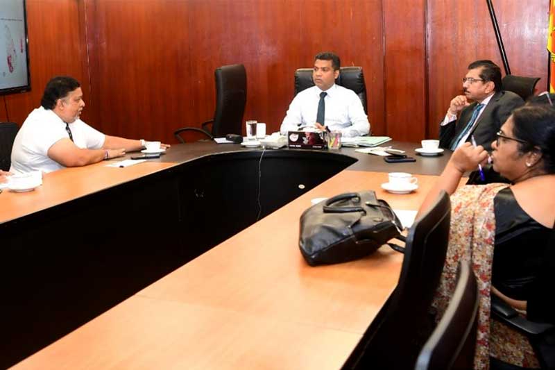 දිස්ත්රික් 14ක් රතු කලාපයට: ඩෙංගු සටනට ‘යුද හමුදාව සහ ජනතාව’ එකට කැඳවයි!