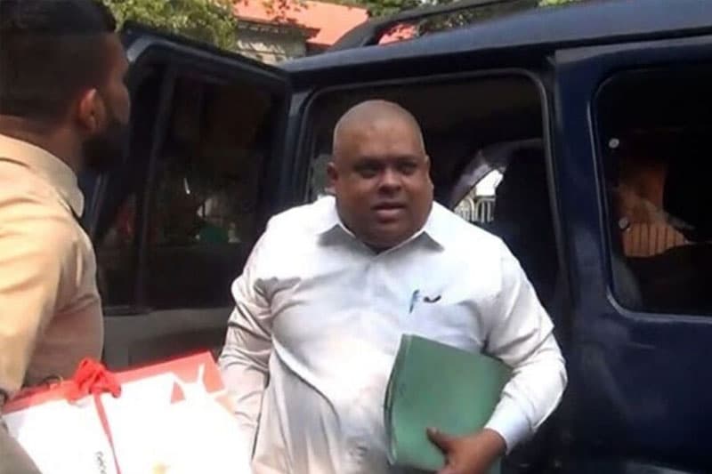 ෂැංග්රිලා ඉඩම් ගනුදෙනුවේ කෝටි 100 අල්ලස් චෝදනාව: සජින් වාස්ගෙන් අල්ලස් කොමිසම පැය 3ක් ප්රශ්න කරයි!