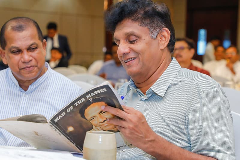 රටට ඇති එක ම විකල්ප මාවත මැද මාවත යි - සජිත් ප්රේමදාස