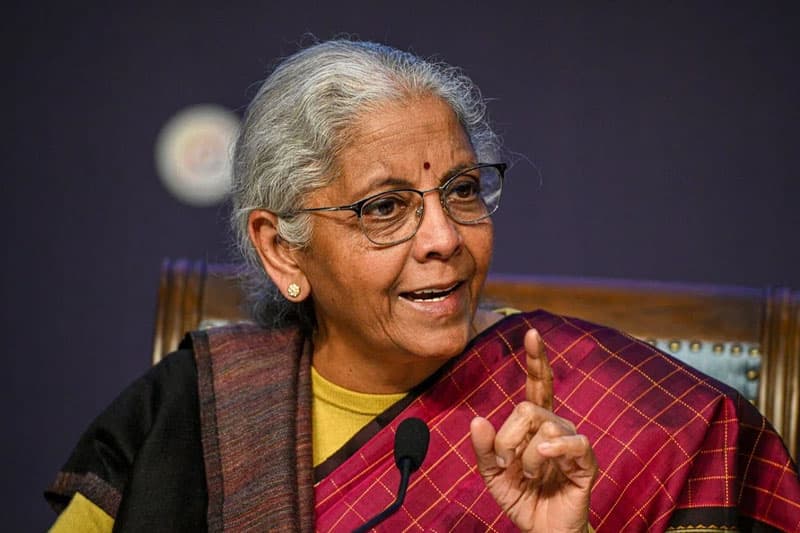 විදේශ ආයෝජන පහළ වැටෙන පසුබිමක ඉන්දියාවෙන් ගෝලීය ආයෝජකයන්ට ආරාධනාවක්