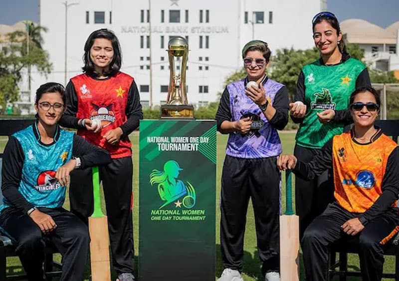 පාකිස්තාන ක්රිකට් ක්රීඩිකාවන් නතරව සිටි හෝටලයේ ගින්නකින් ජාතික තරගාවලිය අතරමග නවතී