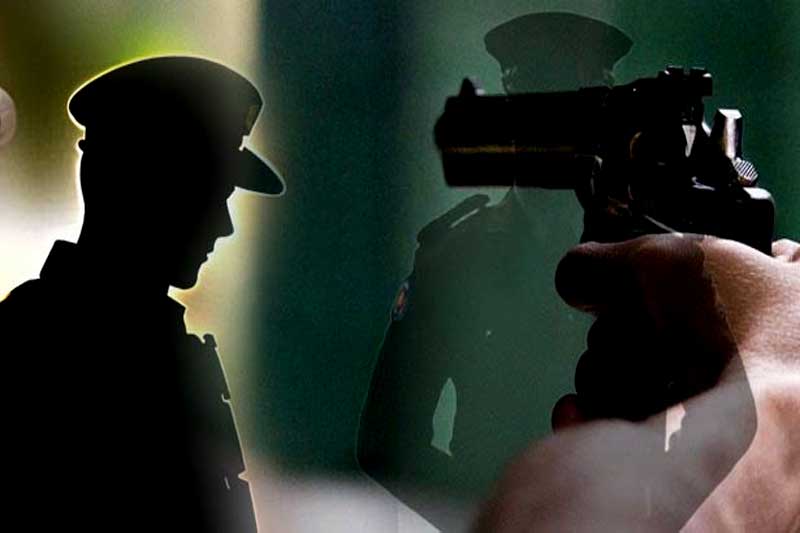 පොලිසිය පපුවට වෙඩි තබා මරා දැමූ තරුණයකුගේ දෙමාපියන්ට බියවැද්දීම්