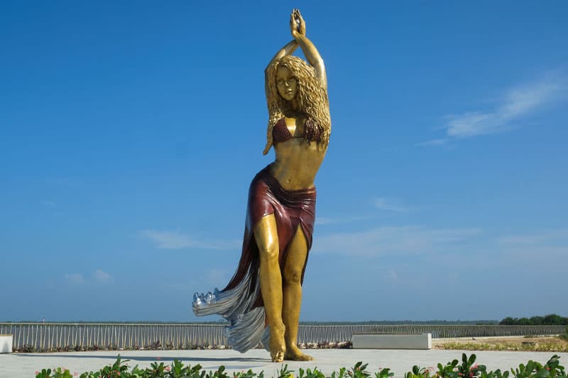 ශකීරාගේ කීර්තිය අඩි 20ක් උසට බැබළෙයි