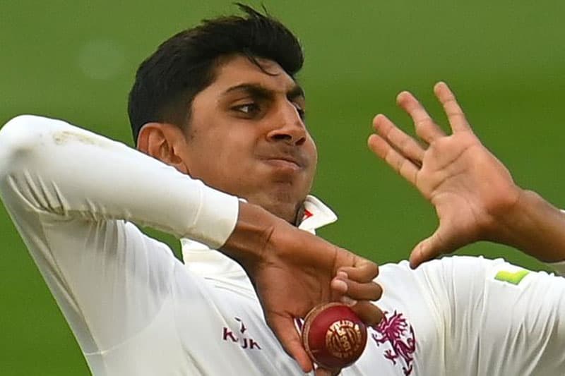 පාකිස්තාන උරුමයක් ඇති එංගලන්ත ක්රීඩකයා ඉන්දියාව ප්රතික්ෂේප කරයි