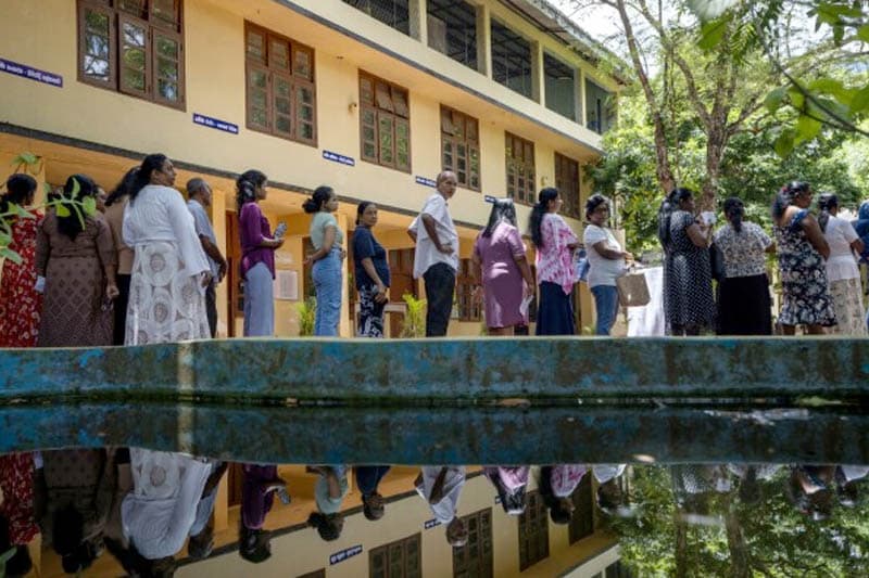 පළපුරුද්ද = කලපුරුද්ද + දැකපුරුද්ද -(ජයශ්රී ප්රියලාල්)