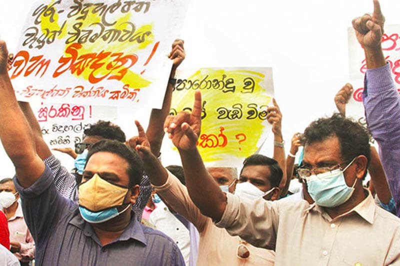 අද කාලේ වැඩ වර්ජන සහ ලොකු මාමාගේ සීනි බෝතලේ - (සුනිල් කන්නන්ගර)