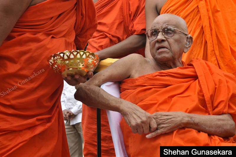 සම්මුති විසම්මුති : සංඝ රත්නය, ඩෙඟ ඩෙඟ පෙරමුණ සහ ශිෂ්ඨාචාර සමාජය | සුනන්ද දේශප්රිය
