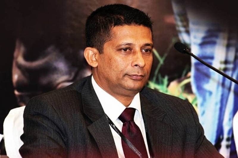'CID රැඳවුමට වඩා රෝහලේදී මියයාමට කැමතියි' - සතිපතා නීතිඥ හමුවේදී හිටපු බුද්ධි ප්රධානියාගෙන් ප්රකාශයක්!