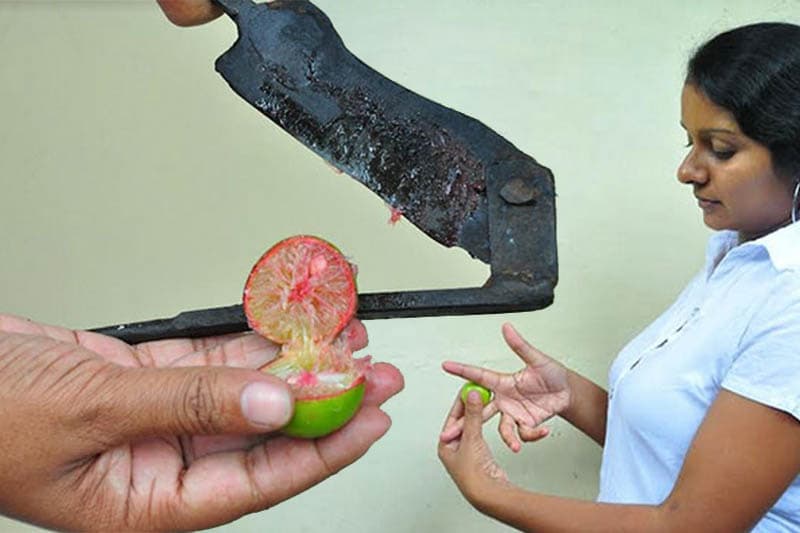 හාස්කම් බලයෙන් ලේ වගුරවා දෙහි කැපිය හැකි ද? - (තිලක් සේනාසිංහ)