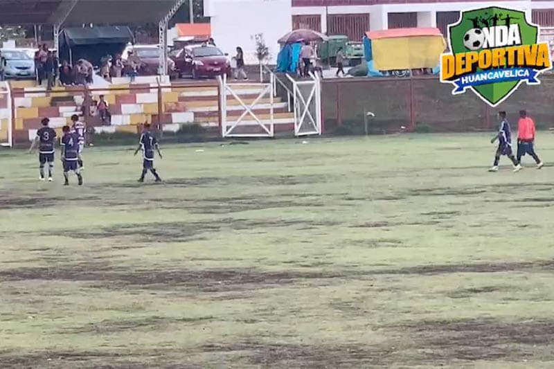 පාපන්දු තරගයක් ක්රීඩා කරමින් සිටියදී අකුණු සැර වැදී පෙරූ රටේ ක්රීඩකයෙක් මිය යයි