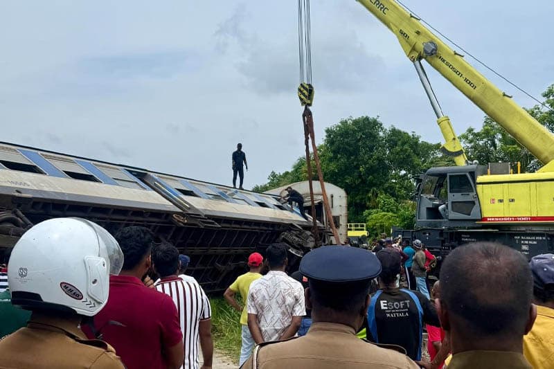 දුම්රිය සේවය ගැන ඇත්ත විමර්ශනයක් කරන්න : චූලානන්ද සමරනායකගෙන් යෝජනාවක්