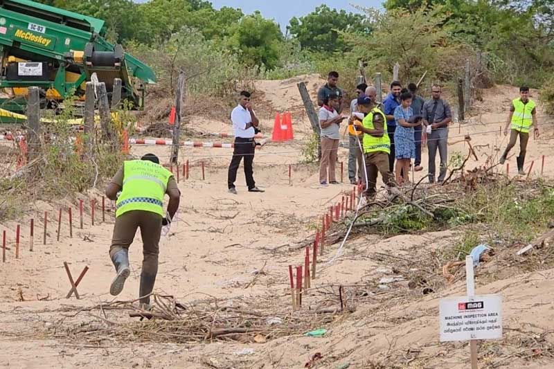 සාම්පුර් වෙරලින් හමුවුයේ සමුහ මිනීවලක්දැයි සෙවීමට මුදල් අනුමත නෑ