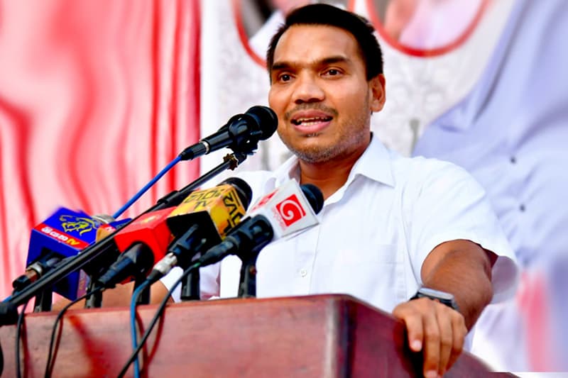 'හොඳ වෙලාවට අපේ ආණ්ඩුවක් තිබ්බෙ නෑ'; ලැම්බෝගිනි ගැන නාමල් කියපු කතාව