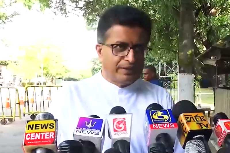 ගම්මන්පිල පාර්ලිමේන්තුවට !