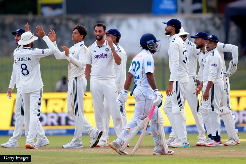 ඉන්දියාව ලකුණු 503 යි: ශ්රී ලංකාව ලකුණු 8කට කඩුලු 2ක් අහිමි කරගෙන අසීරු අඩියක
