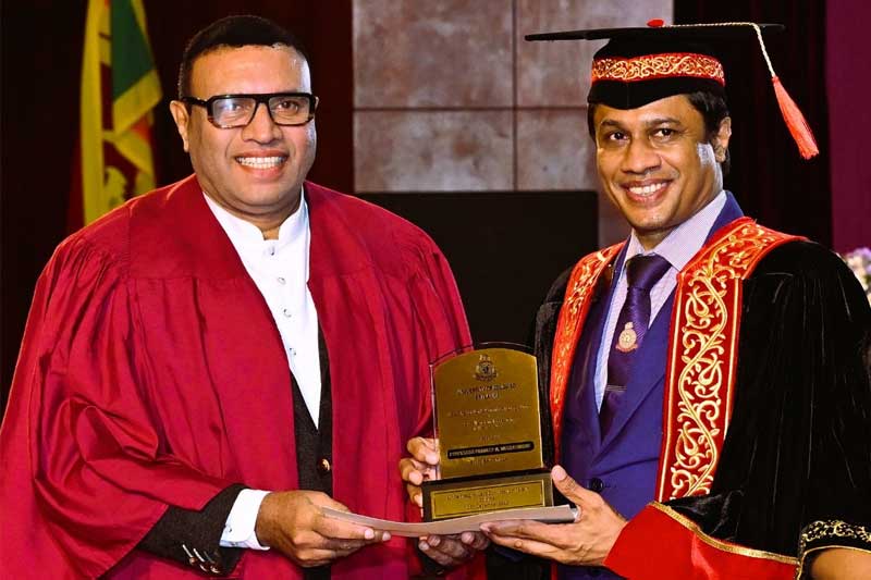 මහාචාර්ය ප්රදීප් වීරසිංහට කොළඹ ව්ශ්ව ව්ද්යාලයේ පර්යේෂණ විශිෂ්ටතා සම්මානයක්